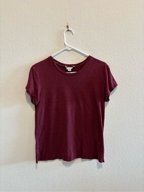 Amour Vert Short Sleeve Crew Tee in Wine